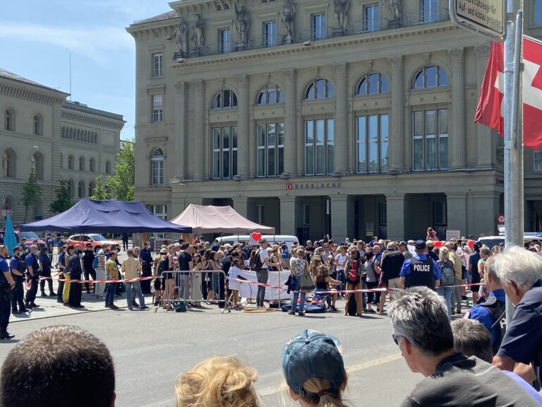 Gefährliche Umdeutung von Demokratie durch «Corona-Gegner»