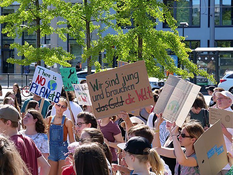 Klima: 23:45 oder bereits 12:05? Mehrheit der Menschen ist optimistisch