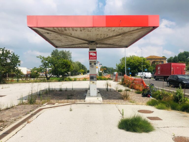 Endlich Krise: Von der Kriseneuphorie zur multiplen Krise der Gegenwart