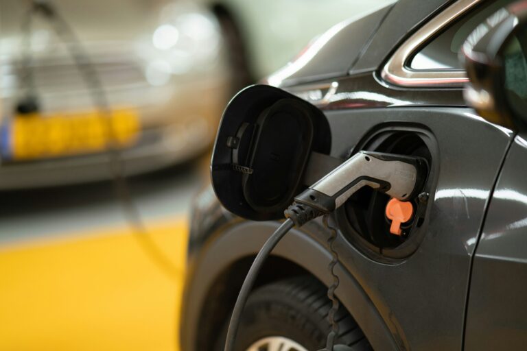 Hohe Benzinpreise: Wann lohnt sich ein Elektroauto?